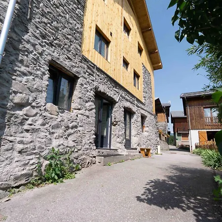 Appartement 2 *